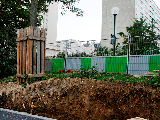 La plupart des sols urbains ne conviennent pas à l’implantation d’arbres. Ici, un chantier à Paris - © J.-F.C.